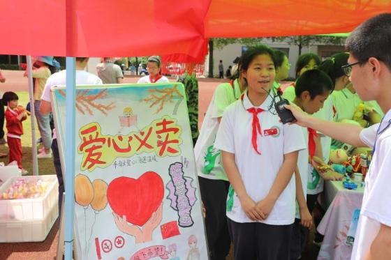 能网恋要男人钱，见面就同居要孩子的二婚女人什么心理？游戏画面